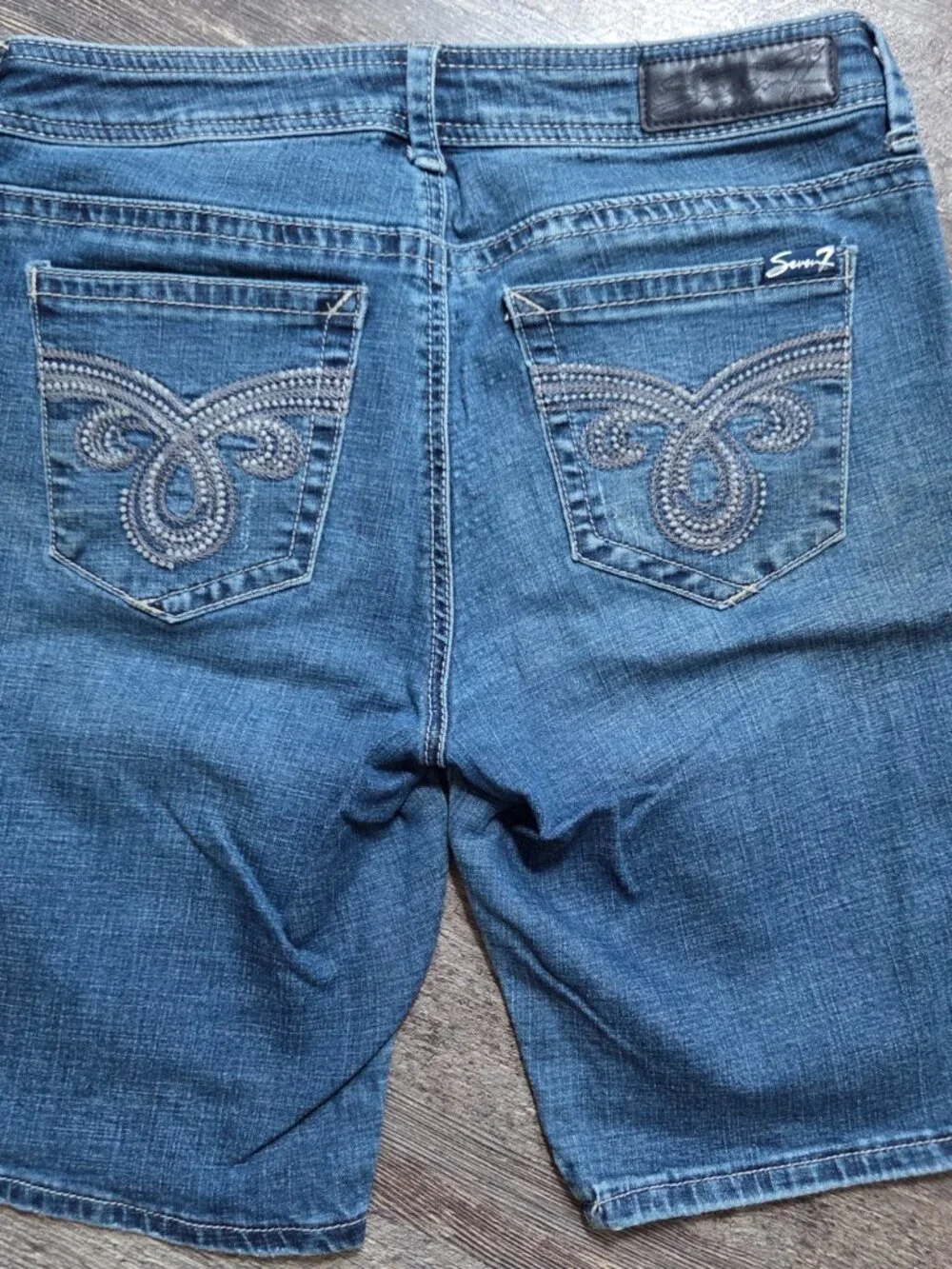 Denim Jean Shorts Medium Wash Mid-Waist Sz 8 by Seven7
